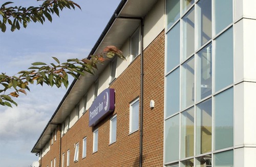 Reading Hotel | Premier Inn Reading - Caversham Bridge