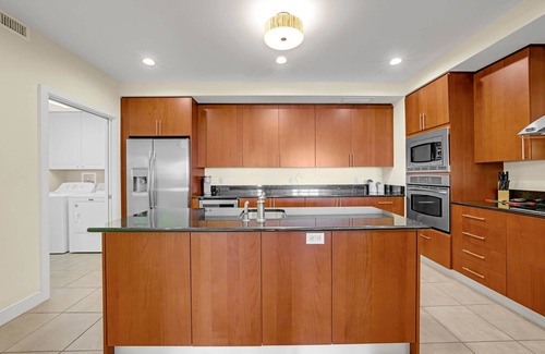 Daytona Beach Condo | PREMIER LUXURY CONDO WITH A SUNSET RIVER VIEW