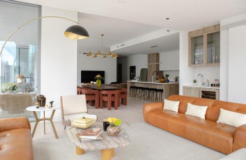Downtown Chicago Apartment | Premier Penthouses and Apartment with Captivating Views of Millennium Park