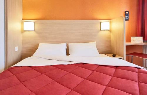 Suresnes Hotel | Premiere Classe Paris Ouest - Pont De Suresnes