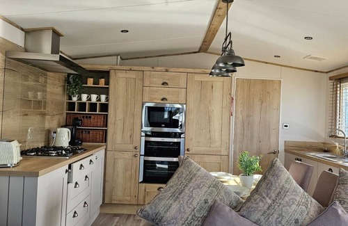 Hunstanton Cabin | Premium 2 Bedroom Caravan With Free Wifi