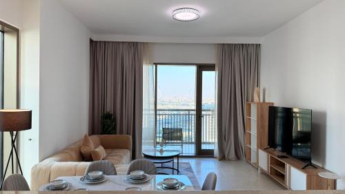 Dubai Apartment | Premium 2 Bedroom Creek Horizon