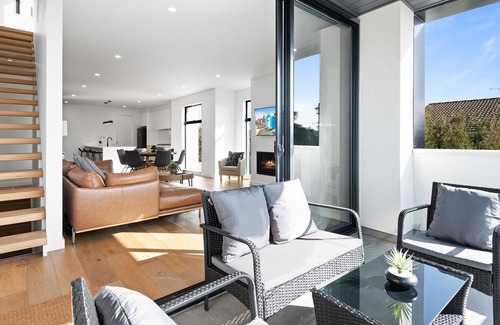 Edithvale House | Premium 3-Bed Terrace Near Beach with Ocean Views