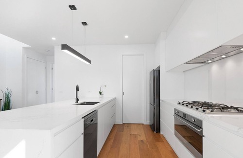 Edithvale House | Premium 3-Bed Terrace Near Beach with Ocean Views