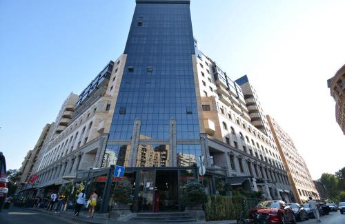 Kentron Apartment | Premium apartment on Byuzand 17 with big balcony