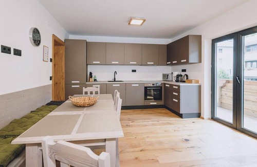 Schuttdorf Apartment | Premium Apartments Areit - Balcony - Premium Apartments Areit by we rent