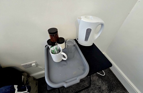 Brierfield Apartment | Premium Double room Ensuite with Shower Room 4