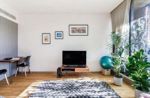 Fitzroy Apartment | Premium Executive Apt in the Heart of Fitzroy