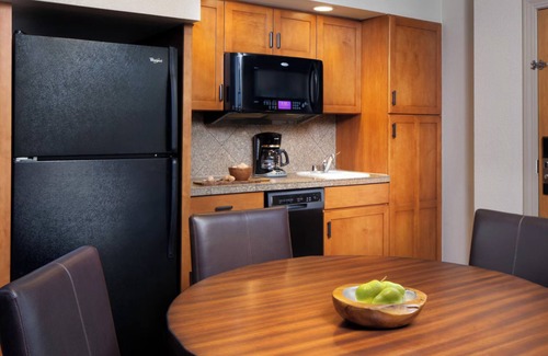 Avon Villa | Premium Ski Week, 2 Bedroom Lock off, 10 min Shuttle to Beaver Creek Mtn at site