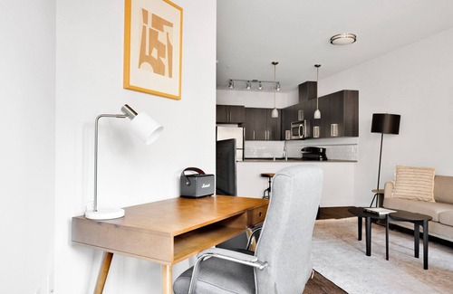 Cascade Apartment | Premium SLU 1BR w/Parking & Gym, views of Space Needle, by Blueground