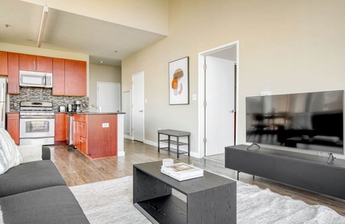 South Loop Apartment | Premium South Loop 2BR w/Gym & Roof, nr Grant Park, by Blueground