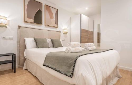 Torremolinos Villa | Premium villa with private pool & garden by REMS