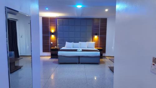 Opebi Hotel | Presken Hotel OPEBI Branch