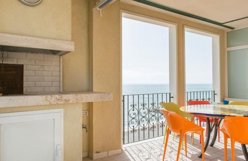 Porto Recanati Apartment | Prestigioso attico sul mare