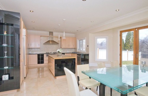Streetsville House | Prestigious Multi-Level Executive Home