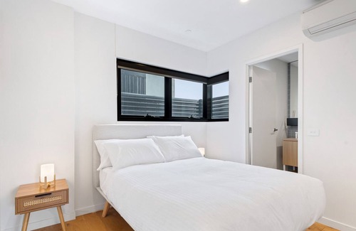 Preston Apartment | Preston Balcony 2-Bed, Steps from Dining Strip
