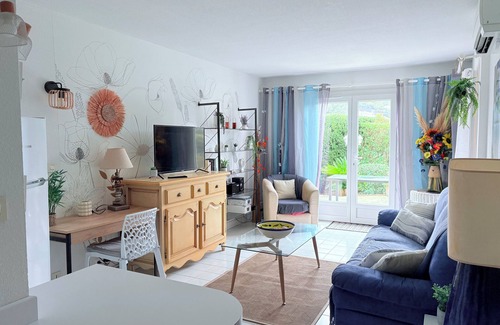 Les Issambres Apartment | PRETTY AIR-CONDITIONED MAZET, GARDEN LEVEL, SEA VIEW, PARKING - WIFI ON SITE