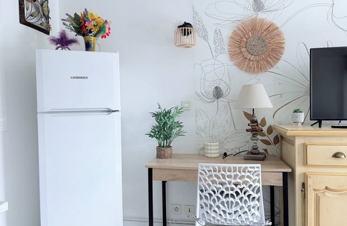 Les Issambres Apartment | PRETTY AIR-CONDITIONED MAZET, GARDEN LEVEL, SEA VIEW, PARKING - WIFI ON SITE