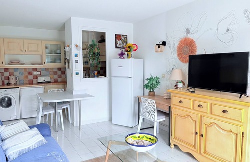 Les Issambres Apartment | PRETTY AIR-CONDITIONED MAZET, GARDEN LEVEL, SEA VIEW, PARKING - WIFI ON SITE