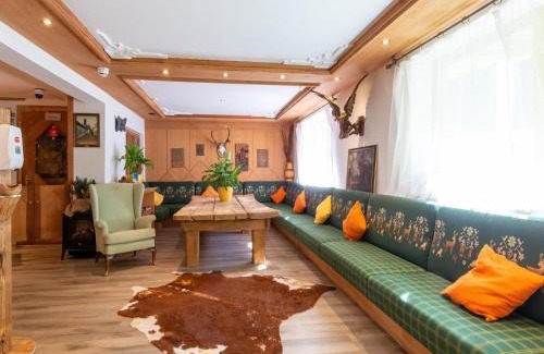 Wildschoenau Apartment | Pretty Apartment in Oberau with Infrared Sauna