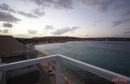 Għadira Apartment | Pretty Beachfront Penthouse in Mellieha