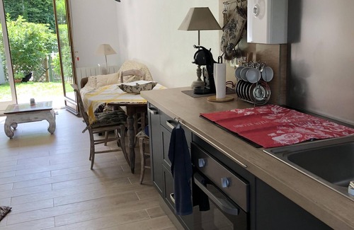 Villers-sur-Mer Cottage | Pretty Cottage with small garden