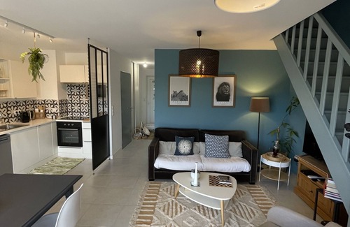 Entraigues-sur-la-Sorgue House | Pretty house with garden - Le Clos Du Moulin 1