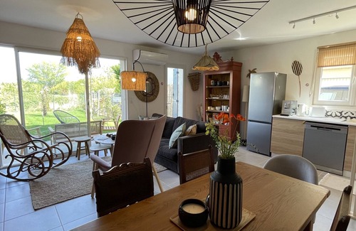 Entraigues-sur-la-Sorgue House | Pretty house with garden - Le Clos Du Moulin 4