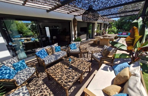 Sanary-sur-Mer House | Pretty single storey villa with large landscaped garden and swimming pool for 8