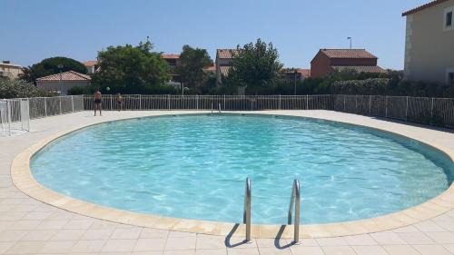 Narbonne-Plage Apartment | Pretty Villa Narbone with pool 200 m beach