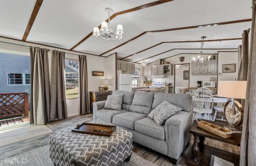 Uncertain House | Price Drop For This Weekend, Lakefront, Canoes & K