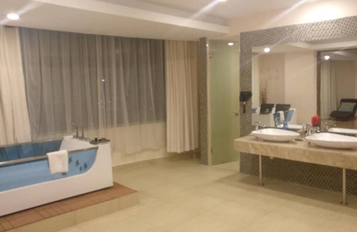 Westlands Bed & Breakfast | PrideInn Azure Hotel Nairobi 6