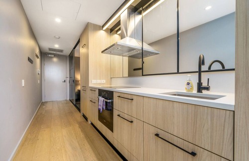 Kingston Apartment | Prime and Stylish Stay in Kingston Foreshore