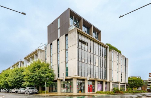 Kingston Apartment | Prime and Stylish Stay in Kingston Foreshore