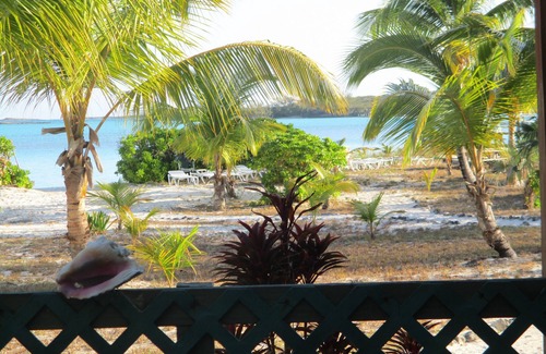 Great Exuma Apartment | PRIME BEACHFRONT directly on HOOPERS BAY: KING OR TWIN BED STUDIO for 2