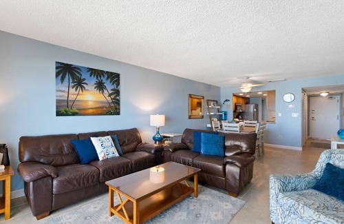 Madeira Beach Condo | Prime Beachfront Balcony - Madeira Norte #311