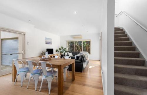 Barwon Heads House | Prime Coastal Hideaway, 450m to beach and river