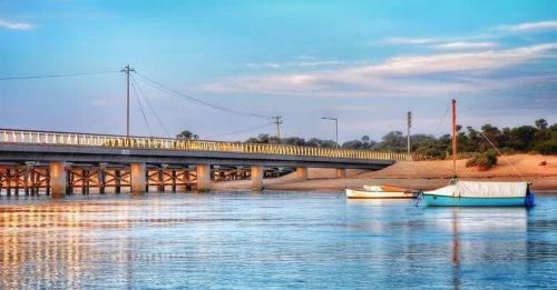 Barwon Heads House | Prime Coastal Hideaway, 450m to beach and river