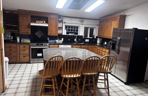 Corvallis House | Prime Corvallis Base Camp: Walk OSU & Downtown, 4BR, Game Room, AC, Wii & More