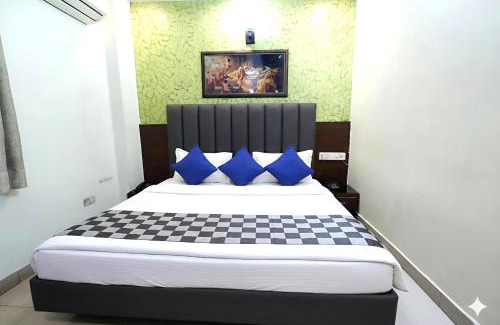 Paharganj Hotel | Prime Hotel Stars View 'Near RK ashram metro' 5 min from New Delhi railway station