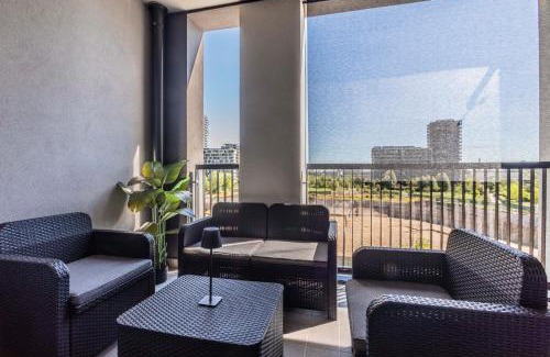 Milan Apartment | Prime Living Milano Merlata - Balcony Apartment