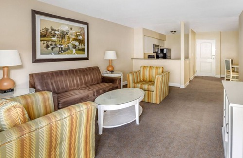 Canyon Corridor Resort | Prime Locale Getaway: 2 Spacious Units, Pool, Close to Living Desert Zoo