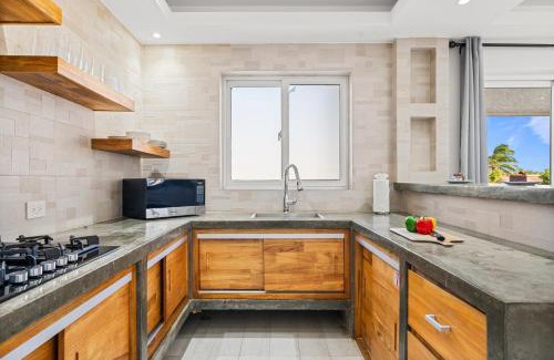 Ponton House | Prime Location 2br W Pool, Bbq & Close To Beach