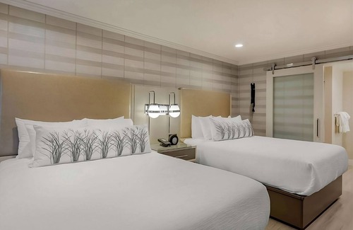 Southeast Torrance Hotel | Prime Location! 3 Comfortable Rooms in a Boutique Hotel, Courtyard & Parking