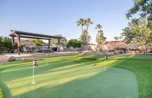 Paradise Valley Village House | Prime Location! 5000Sq'-Acre Pool/Game Room/Hot Tub/Putting Green/180+ 5★ratings