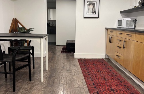 Bickford Park House | PRIME LOCATION City Suite in heart of Little Italy