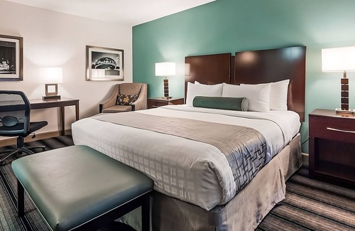 Downtown Chicago Hotel | Prime Location! Indoor Pool, Near Millenium Park, Shedd Aquarium, Willis Tower