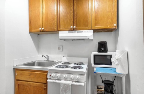 Washington Square West Apartment | Prime Studio Near Attractions