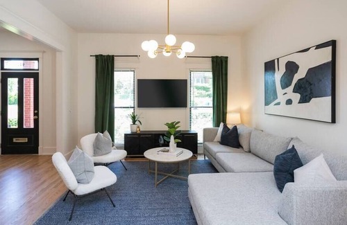 East End House | Prime Walkable Location 5 Kings and 1 Queen