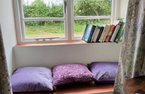 Holworth House | Primrose Cottage